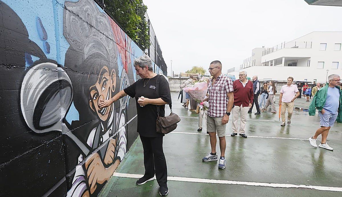 El barrio de Polanco despide a 'Posa' con un mural de 300 metros que guarda su memoria para siempre
