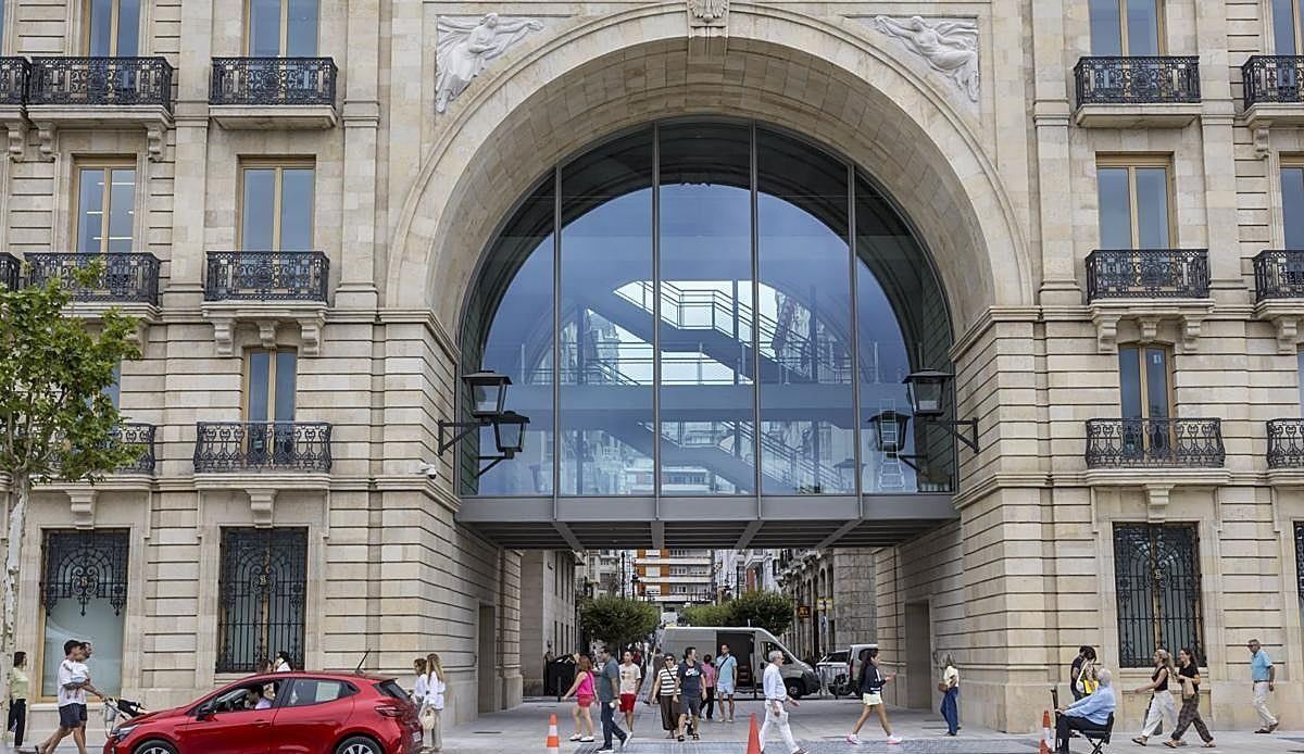 Santander estrena Faro con diez días de entrada gratuita, conciertos y un espectáculo de luces para toda la ciudad