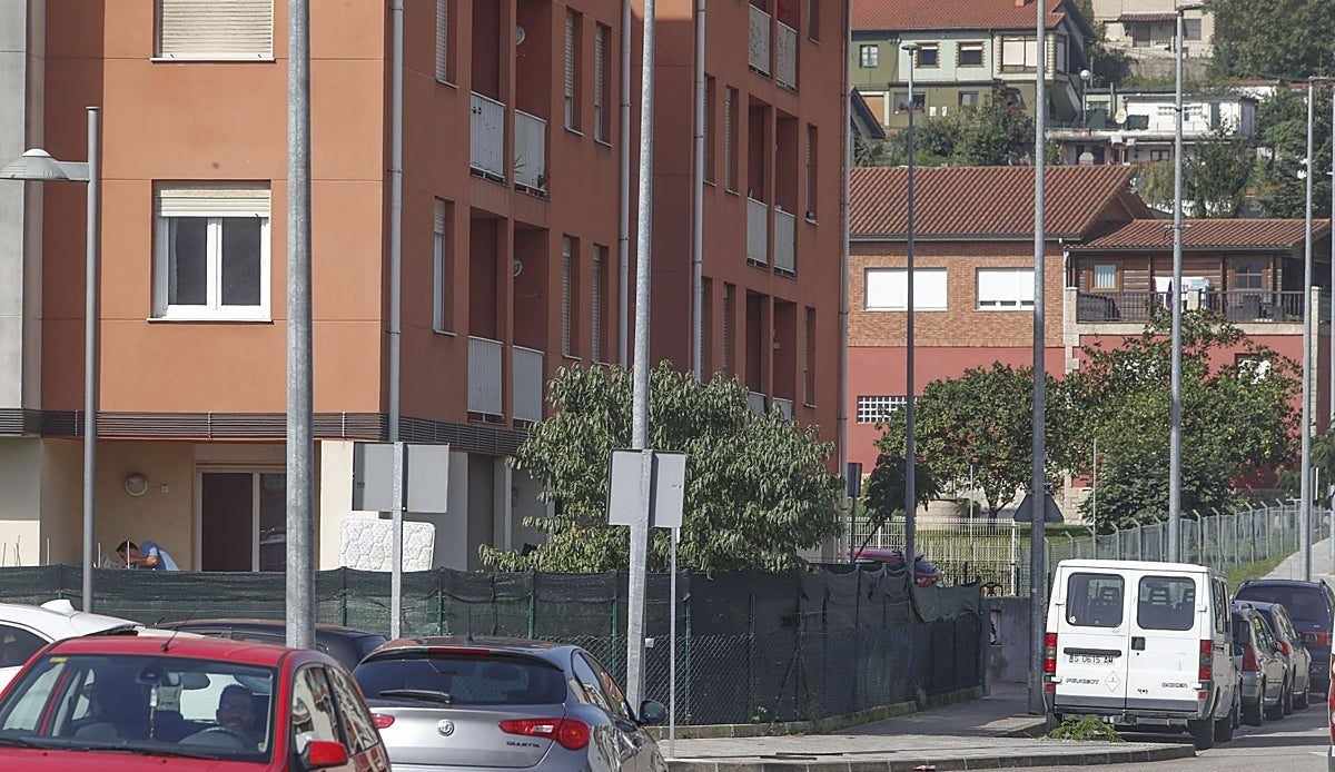 Los 80 pisos vacíos de Guarnizo tendrán nueva vida como alquiler asequible tras años de ocupación ilegal