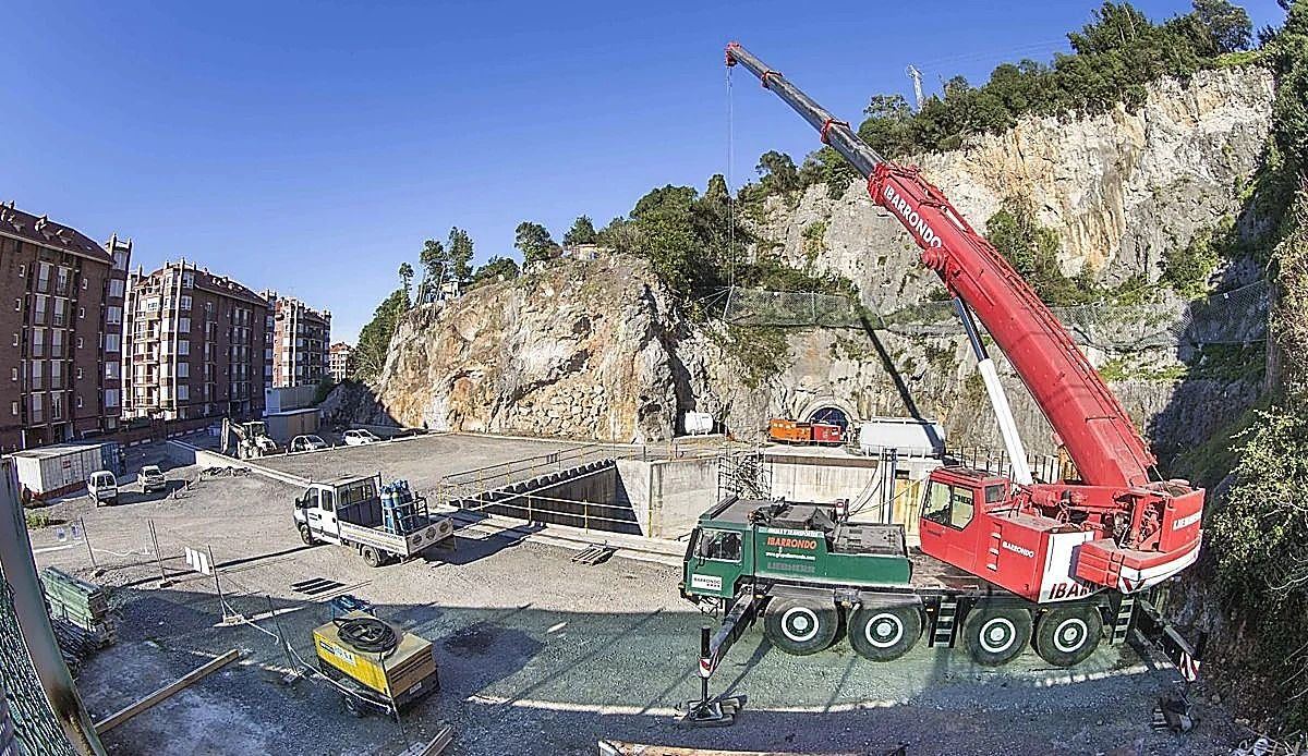 La comarca de Santoña presiona unida para desbloquear un túnel parado desde 2016