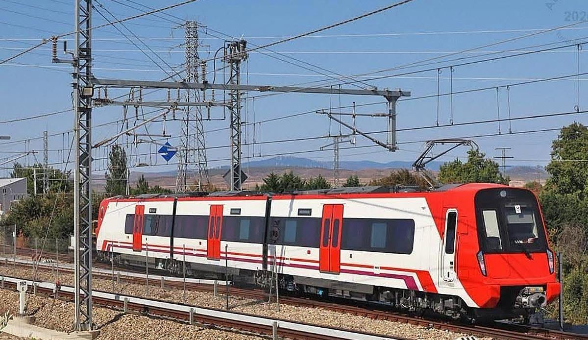 El primer tren nuevo para Cercanías Cantabria ya rueda en pruebas, pero no llegará hasta 2027