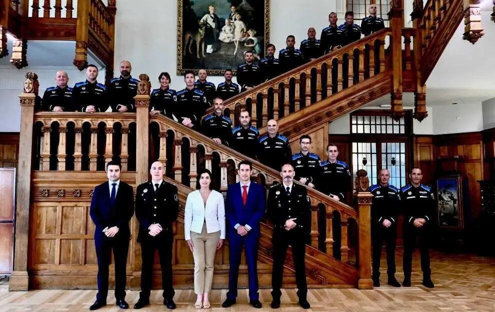 Los agentes de la Policía Local de Santander llevarán sus silbatos a la gran inauguración del Faro