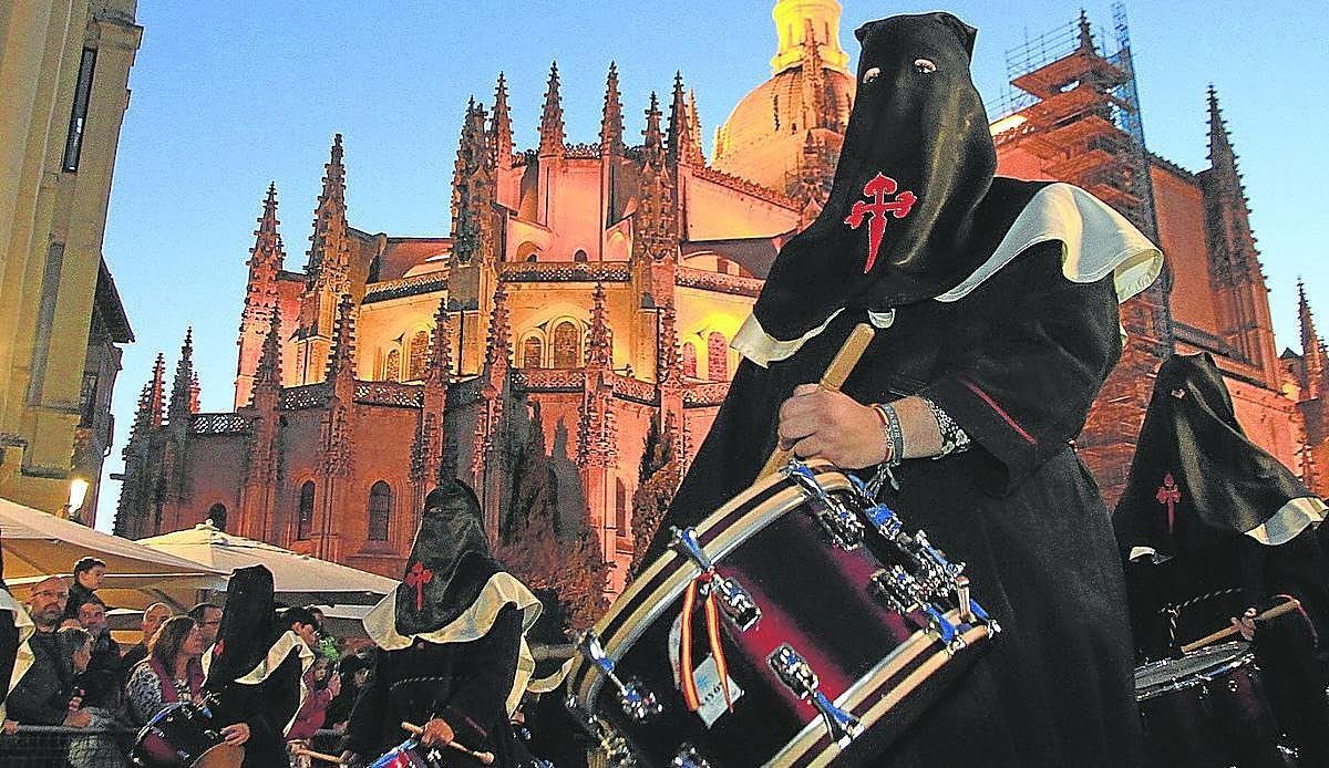 Labajos vive ocho días de fiesta grande entre romerías, orquestas y tradición centenaria