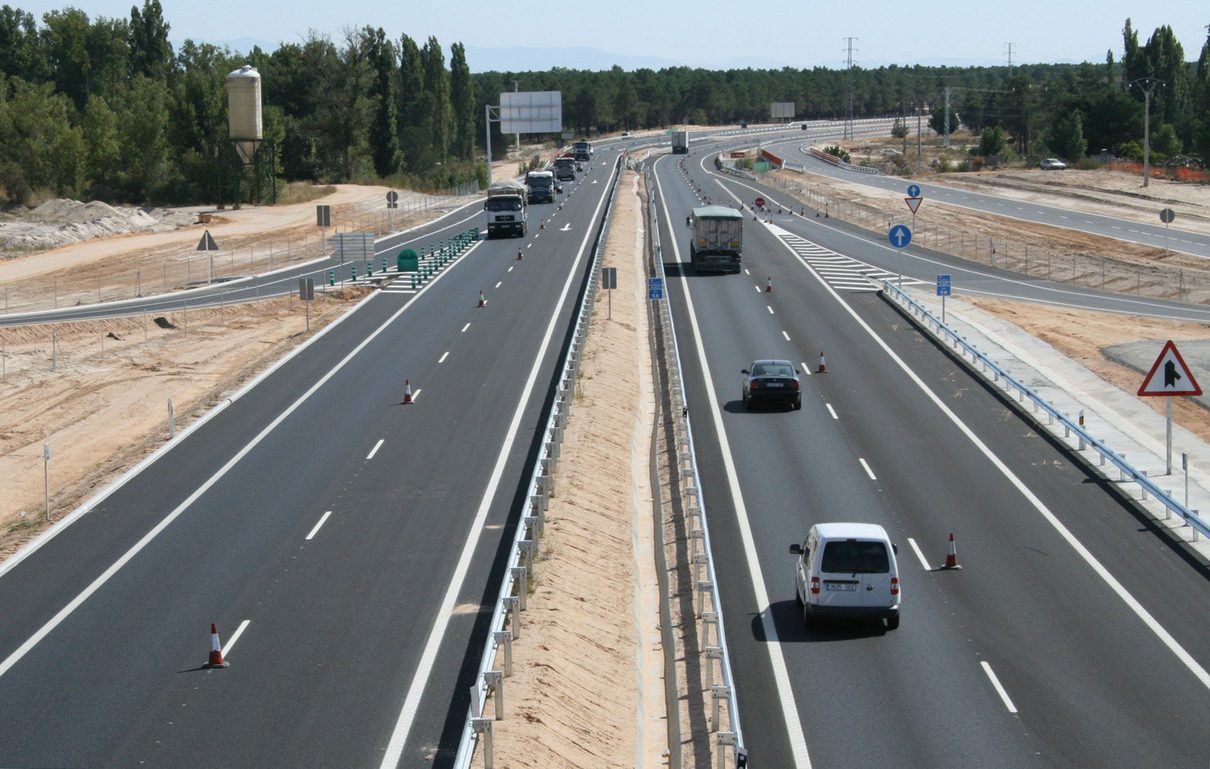 La A-601 se convierte en laboratorio de carreteras sostenibles: Segovia prueba el asfalto del futuro