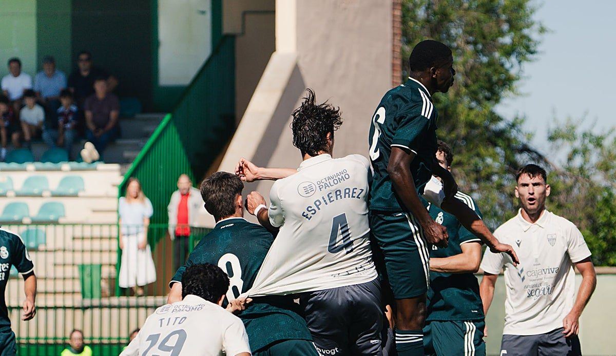 El portero ucraniano de Mourinho sentencia el último ensayo de la Segoviana antes de empezar la liga