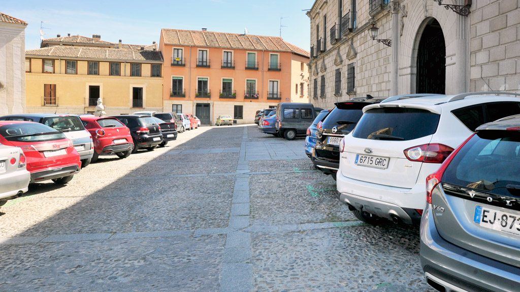 El Ayuntamiento de Segovia quiere acabar con los 'eternos aparcados': obligarán a cambiar de zona al agotar la ORA