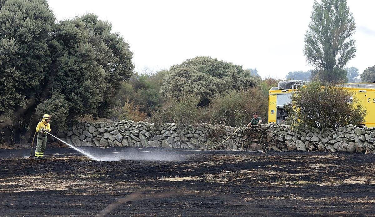El incendio de Navas de San Antonio queda controlado y alcanza el nivel cero de peligrosidad
