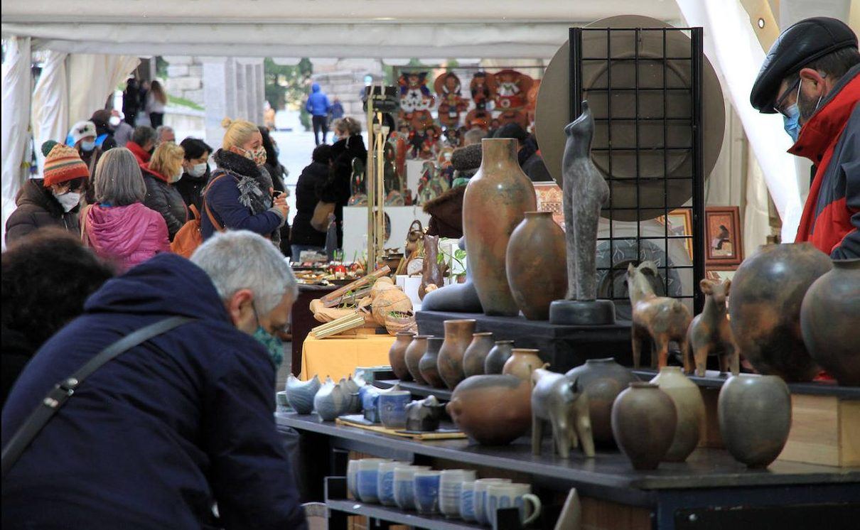 Cuéllar conmemora treinta años de tradición artesana con su emblemática Feria Mudéjar