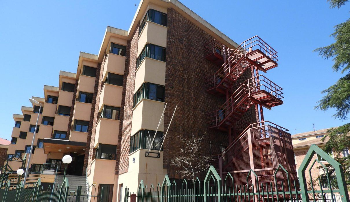 Segovia tiende la mano a los desplazados por el incendio de Ávila y les abre la Residencia Juvenil