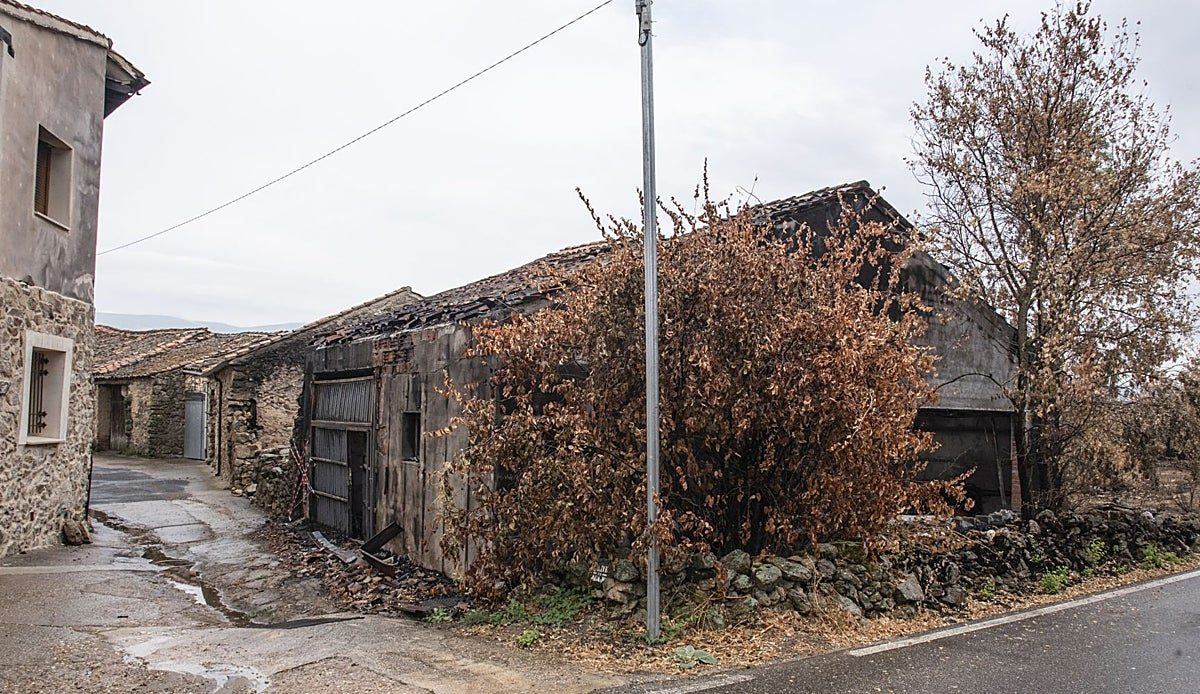 Los amigos de un vecino arruinado por el incendio de Brieva recaudan 29.000 euros en secreto para ayudarle a empezar de nuevo