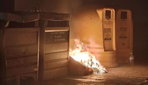 Un incendio en un contenedor de la calle San Gabriel moviliza a los Bomberos de Segovia