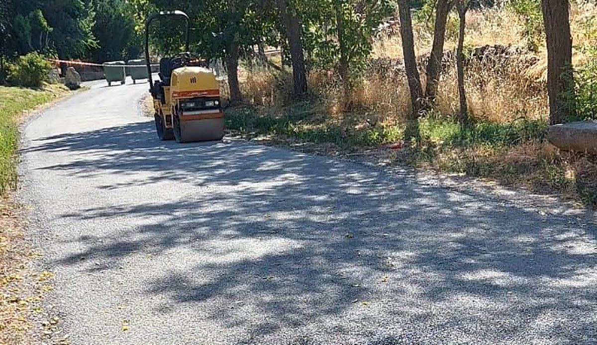Tanarro, el pueblo segoviano que por fin pisa asfalto después de décadas caminando sobre barro