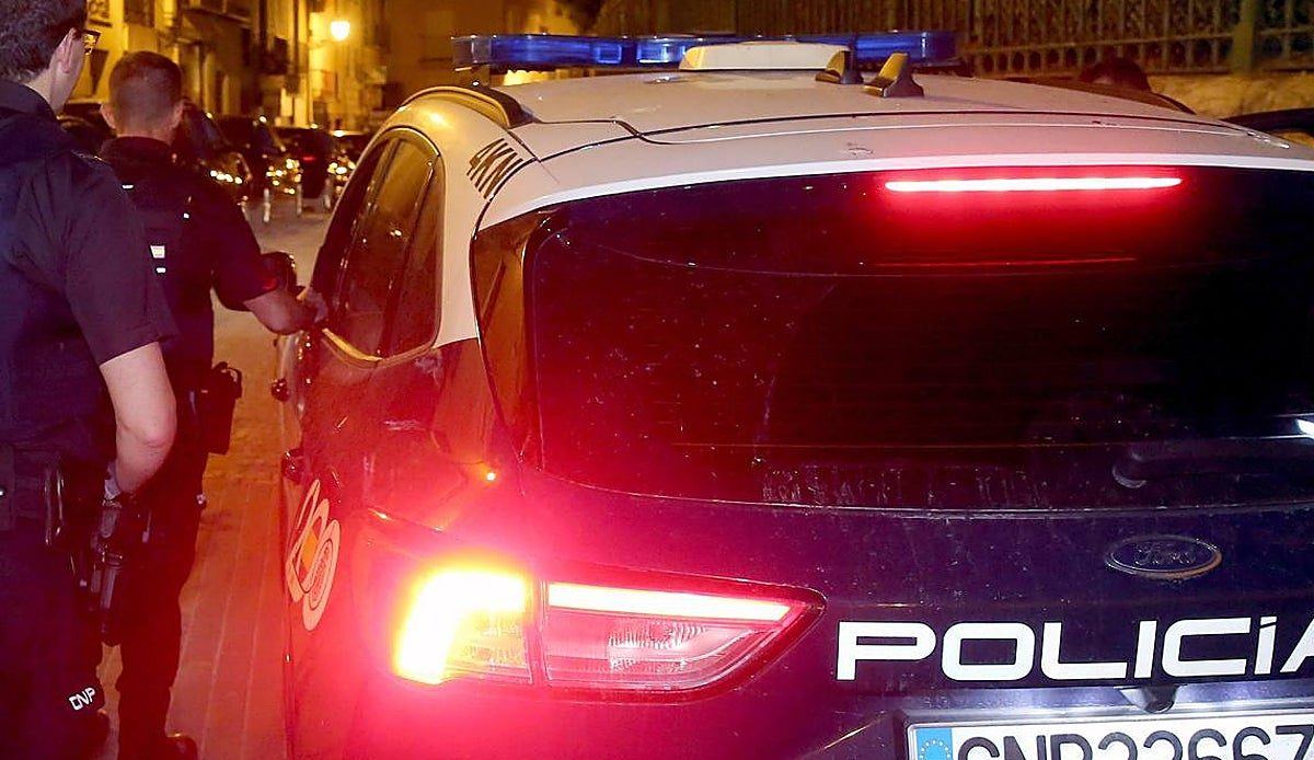 Un joven queda vetado de entrar en Segovia tras agredir brutalmente a su exnovia con un cinturón a la salida de una discoteca