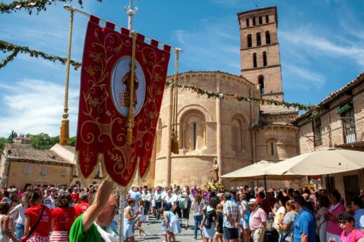 El barrio de San Lorenzo cierra su Semana Cultural con carrera popular, recortes y folclore antes de sus fiestas patronales