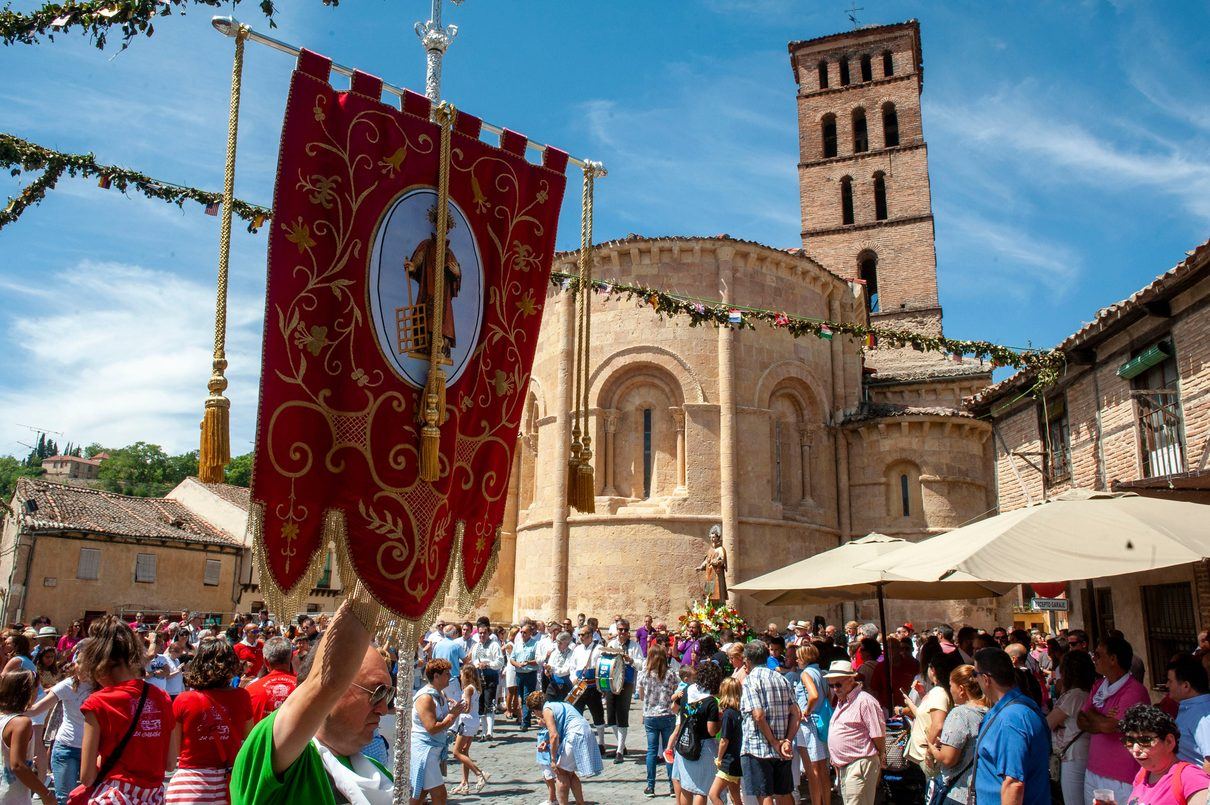 El barrio de San Lorenzo cierra su Semana Cultural con carrera popular, recortes y folclore antes de sus fiestas patronales