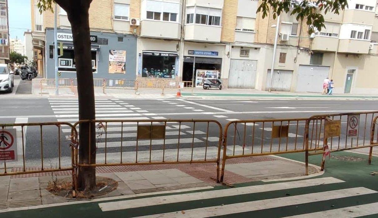 Una barandilla instalada en el barrio de San José deja un paso de peatones sin salida en Segovia