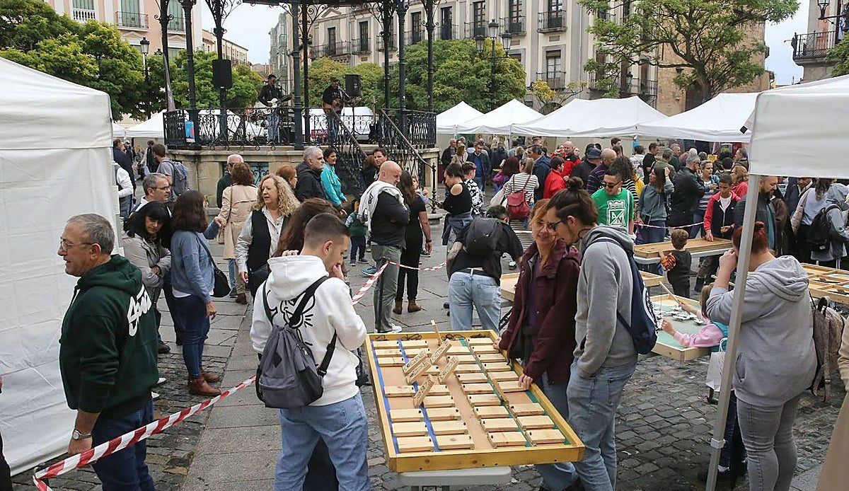 Segovia moviliza casi 80.000 euros para impulsar su tercera Feria del Comercio en la Plaza Mayor