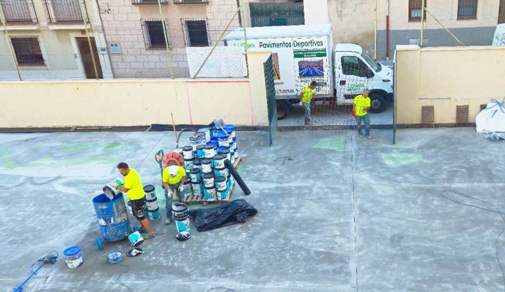 El IES La Albuera renueva su patio con una inversión de 128.000 euros para mejorar la seguridad y la accesibilidad