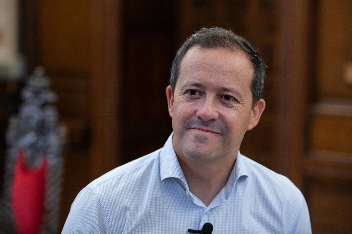 Velázquez defiende el gobierno con Vox, apuesta por Núñez para la Junta y deja a Tolón en "ni pena ni gloria"