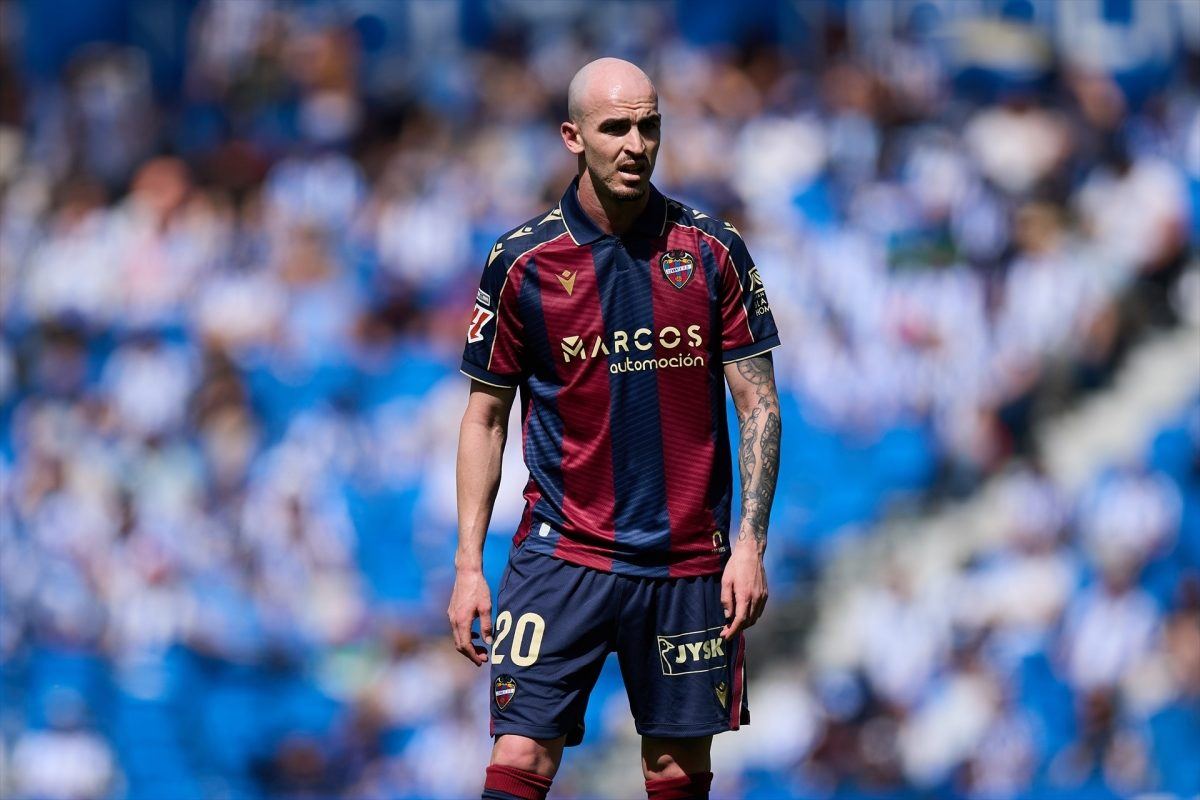 Oriol Rey celebra sus cien partidos con el Levante y pide construir sobre el punto de Pamplona