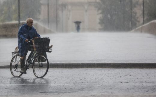 València activa el Cecopal y blinds sus parques ante una alerta naranja por tormentas que amenaza todo el litoral