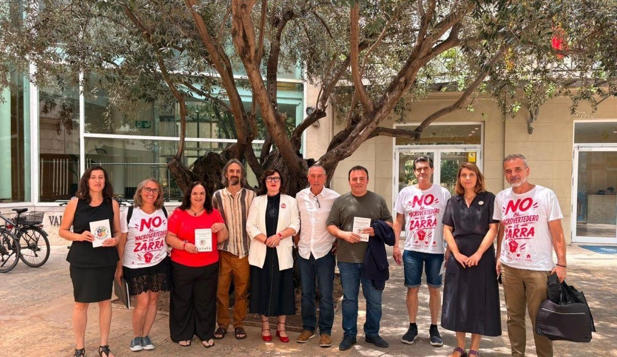 El Valle de Ayora-Cofrentes se planta: socialistas y valencianistas exigen a la Generalitat que entierre el macrovertedero de