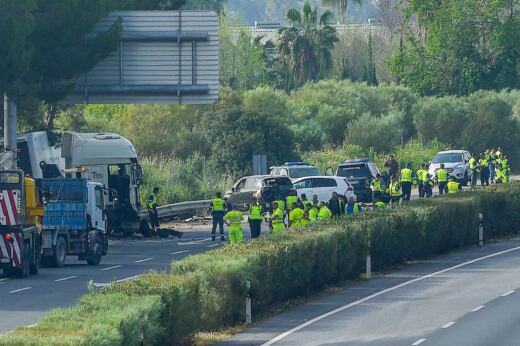 Un alcance en la A-7 a su paso por Torrent colapsa el tráfico con retenciones de hasta cuatro kilómetros