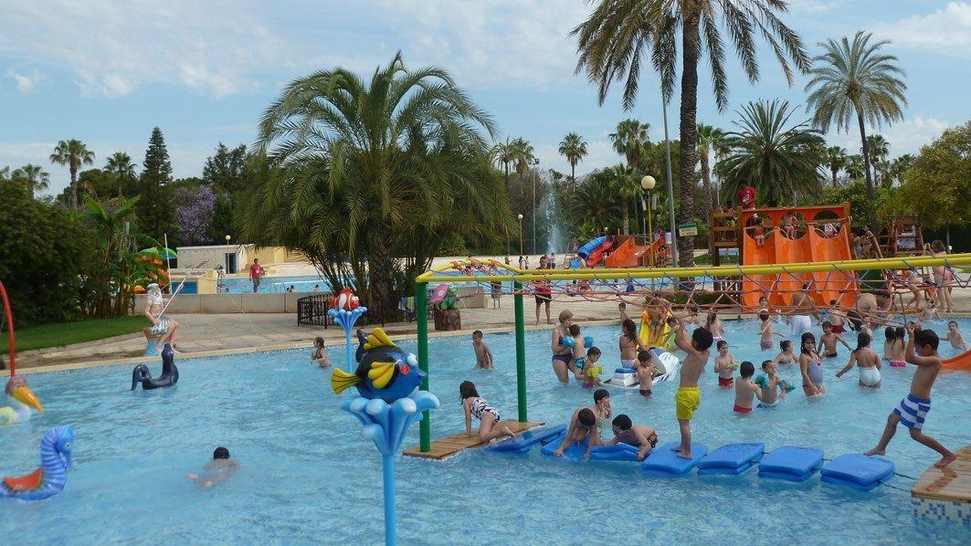 Valencia blindada ante la ola de calor: piscinas abiertas hasta las nueve y centros de emergencia activados para proteger a l