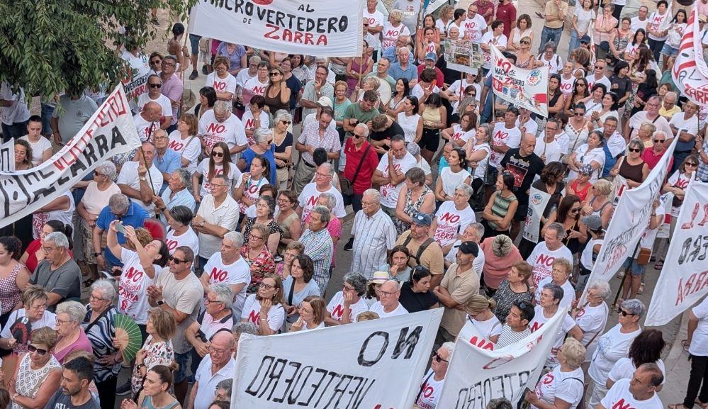 Vecinos del Valle de Ayora vuelven a las calles para frenar el vertedero que amenaza el acuífero de la Mancha Oriental