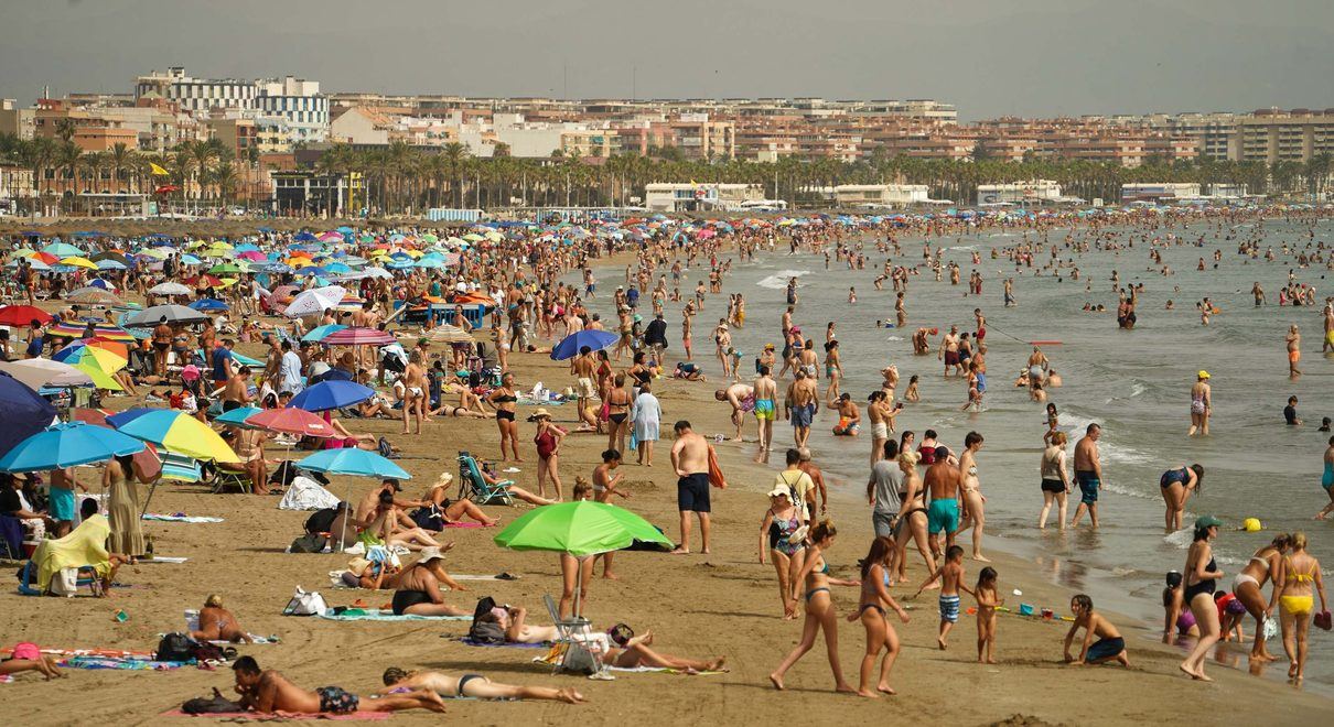 Catalá defiende sus políticas turísticas ante el hartazgo vecinal: "Queda mucho por hacer, pero los resultados llegan"