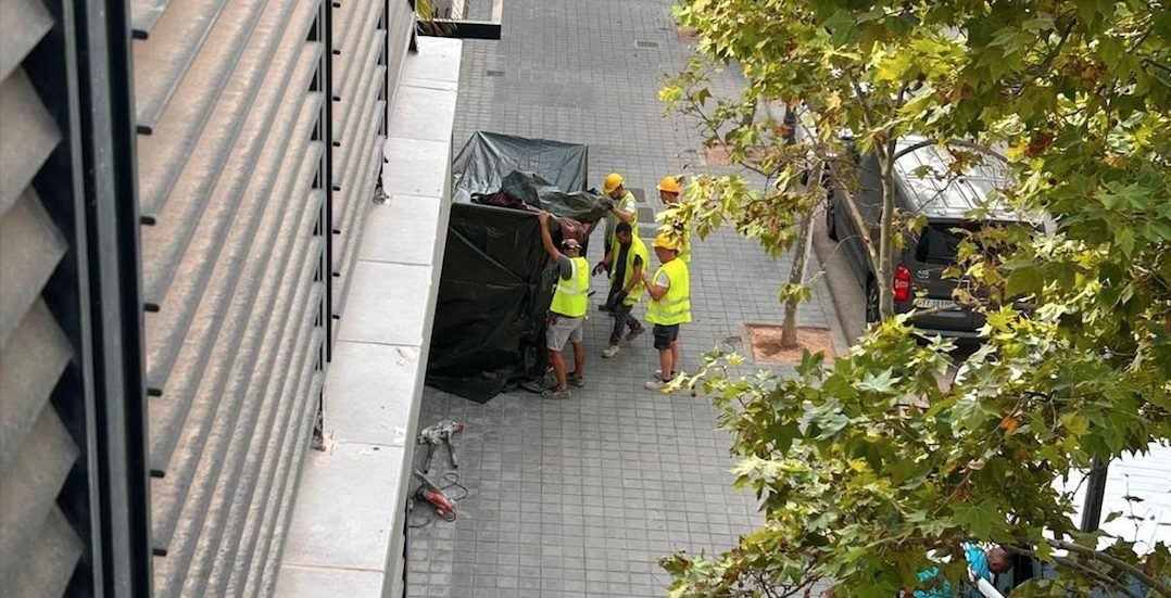 Vecinos de Benicalap denuncian obras de apartamentos turísticos que podrían vulnerar los estatutos de su comunidad