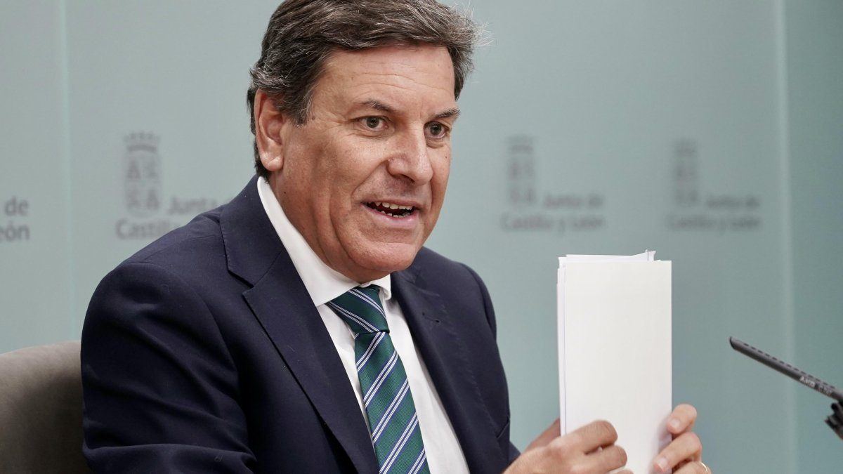 La Junta acusa a Puente de convertir la inauguración de la A-11 en un mitin del PSOE mientras especula con su salto a liderar