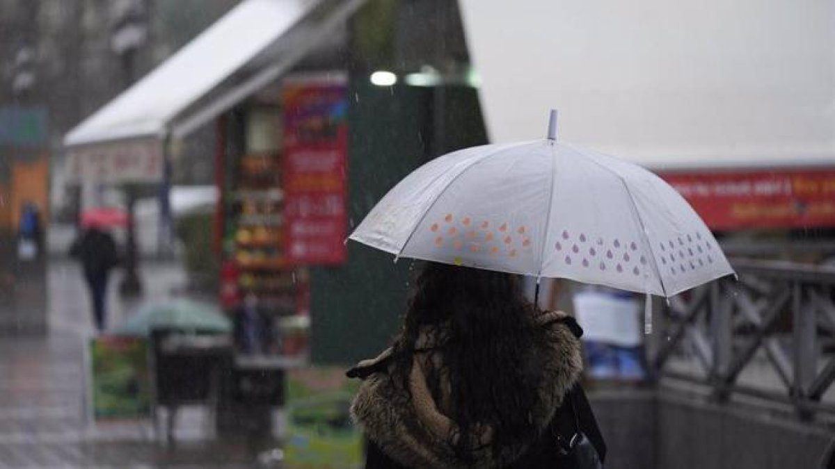 Valladolid recupera la calma tras una noche de tormentas y vientos intensos