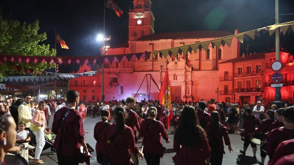 Medina del Campo revive entre antorchas y flechas de fuego la trágica Quema de 1520