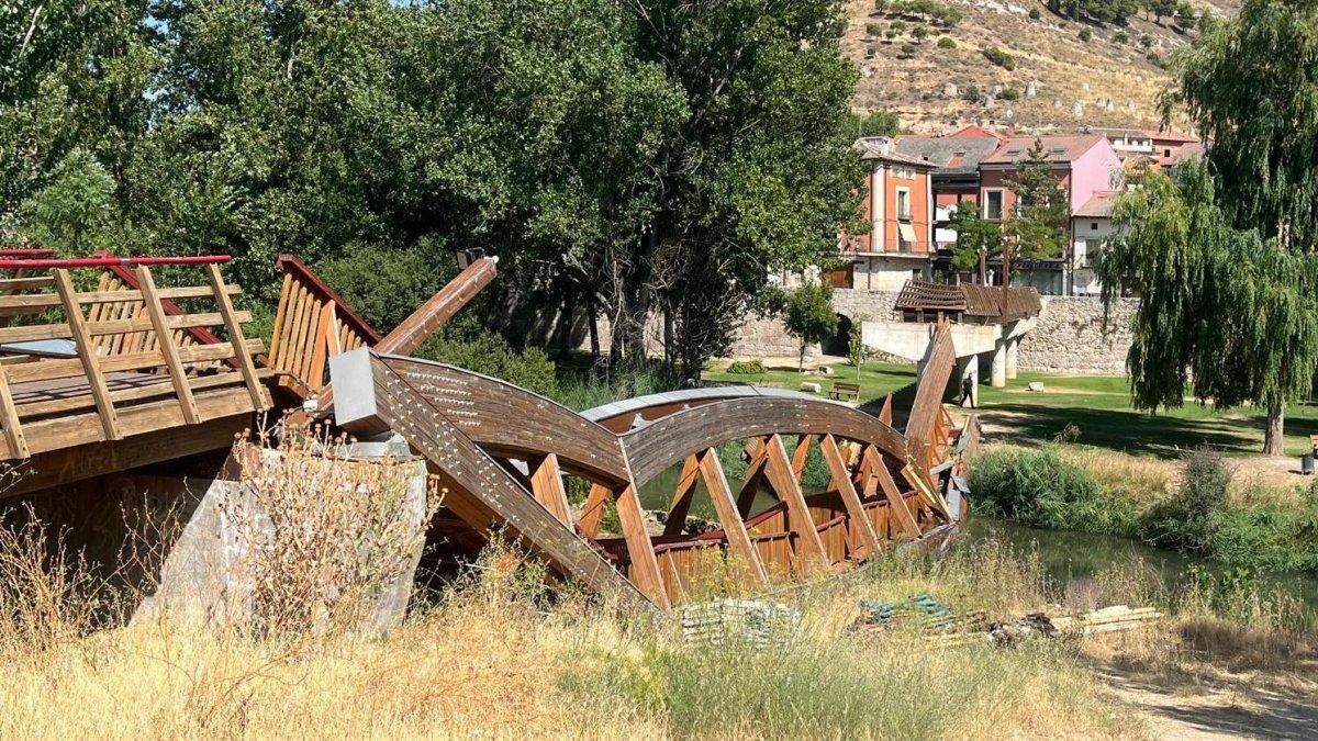 La pasarela sobre el río Duratón en Peñafiel cede sin víctimas gracias al cierre preventivo decretado la noche anterior