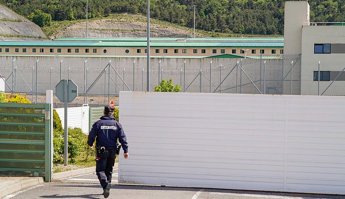 Zaballa se convierte en la cárcel de Bizkaia: el colapso de Basauri obliga a trasladar todos los nuevos presos a Álava