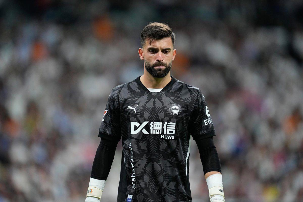 Sivera se queda en Vitoria: el capitán del Alavés renueva hasta 2030 y escribirá una década y media de historia albiazul