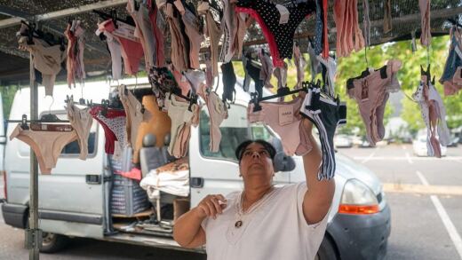 Los mercadillos de Vitoria agonizan: "En seis años habremos desaparecido"