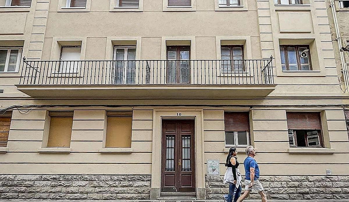 Vitoria se desprende de cinco pisos municipales en el casco histórico por casi 365.000 euros