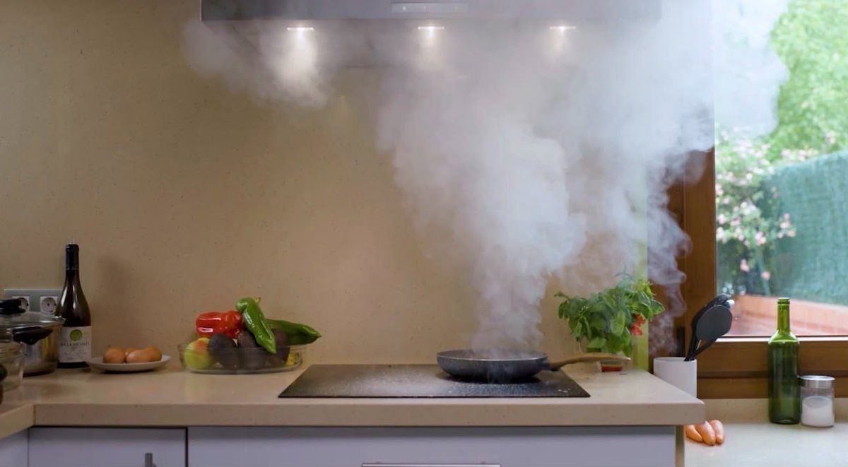Seis segundos para salvar una vida: Vitoria prueba una tecnología que apaga incendios de cocina de forma automática
