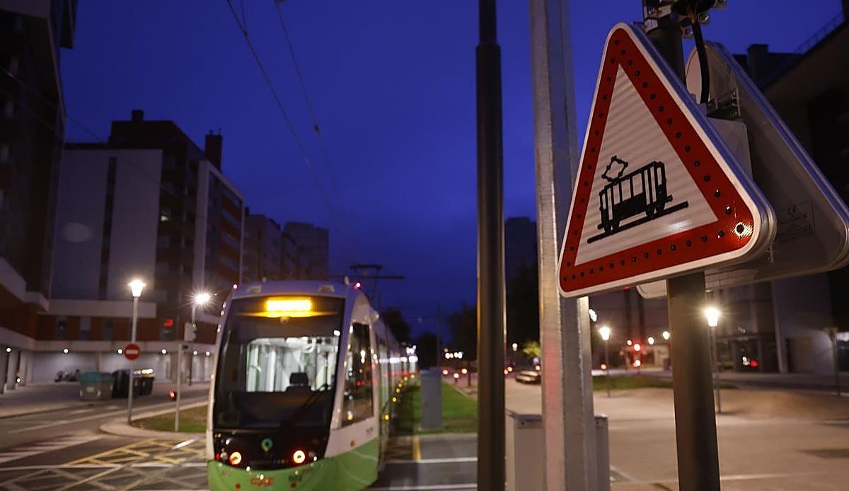 Obras nocturnas del tranvía en Vitoria: ETS pide perdón pero avisa de que el ruido continuará