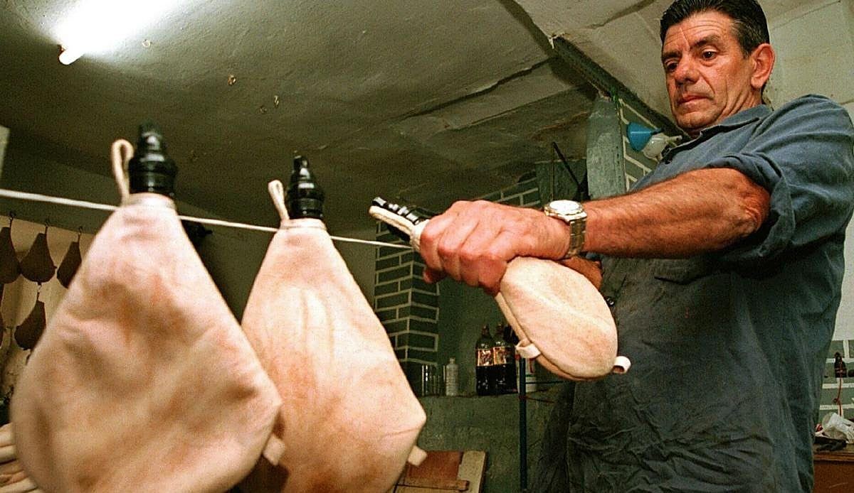 Vitoria despide al último artesano botero del País Vasco, fallecido a los 88 años
