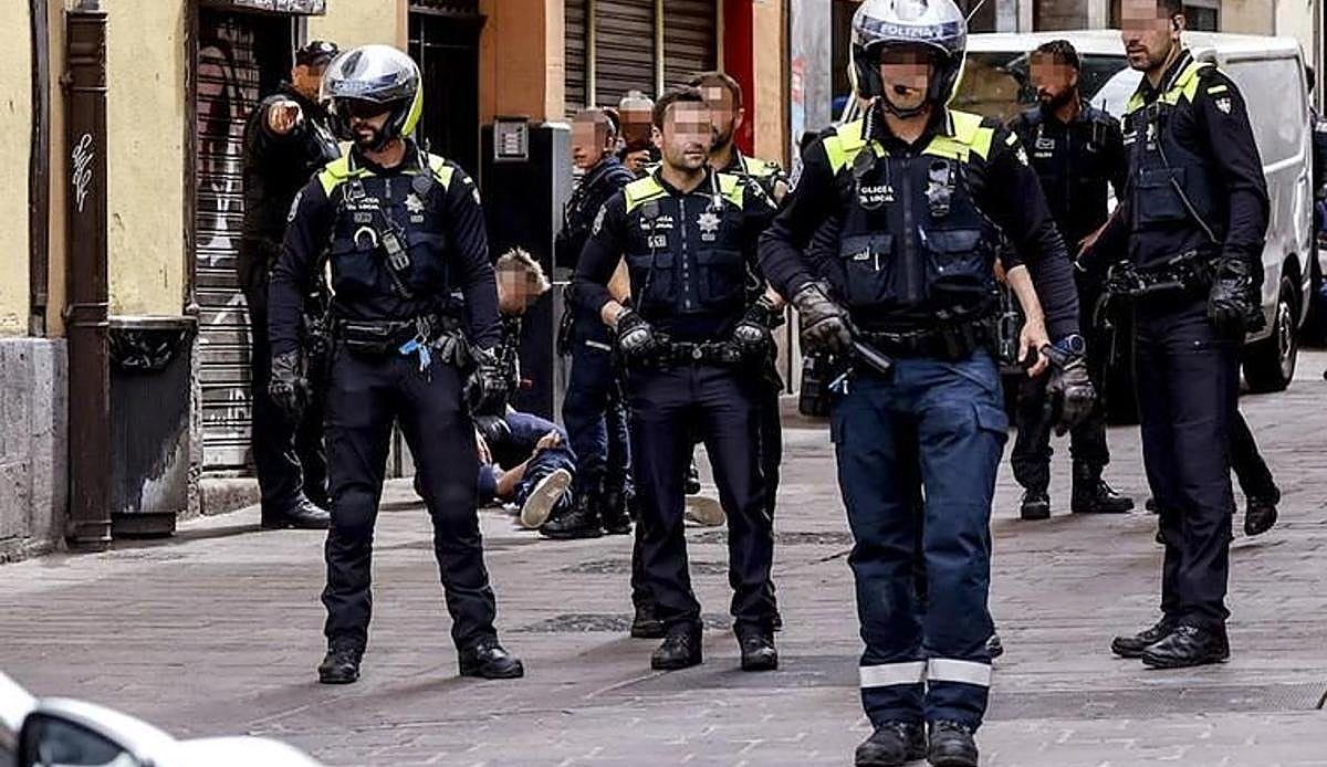 Un fin de semana negro en Vitoria: tres detenidos por robos con violencia y doce accidentes de tráfico
