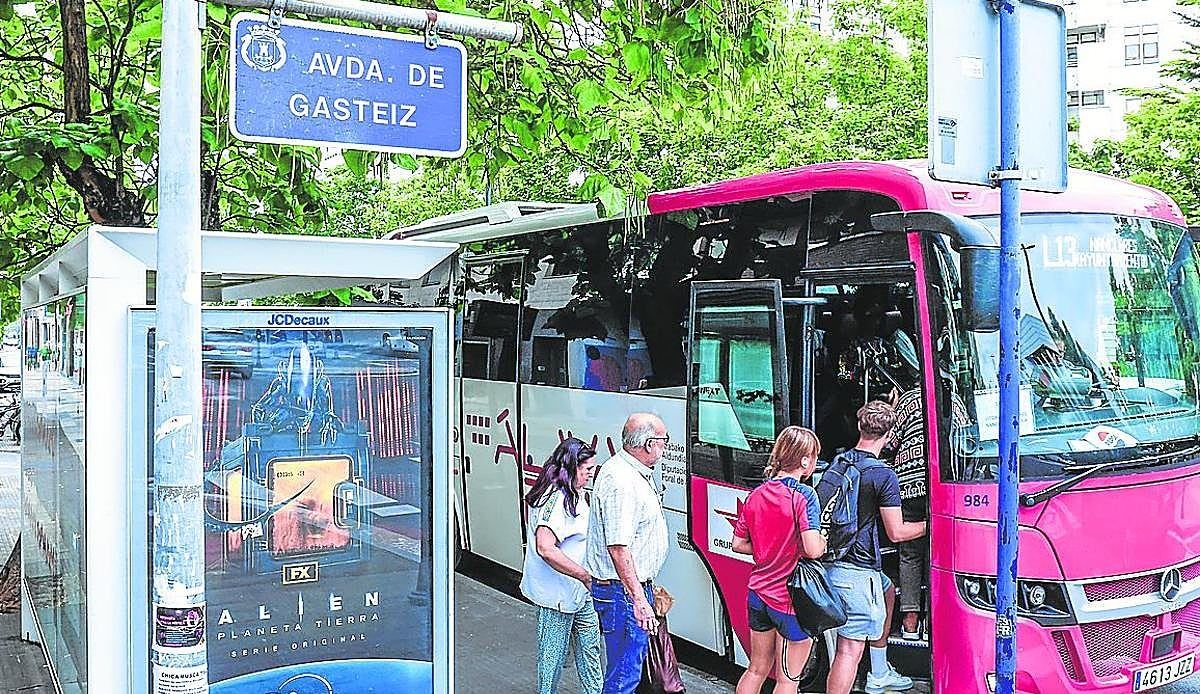 Más de 1,3 millones de viajeros eligen Alavabus en lo que va de año: el autobús interurbano alavés bate récords