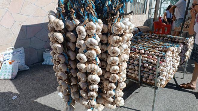 Vitoria se viste de ajo este sábado con casi 70 puestos en el corazón de la ciudad