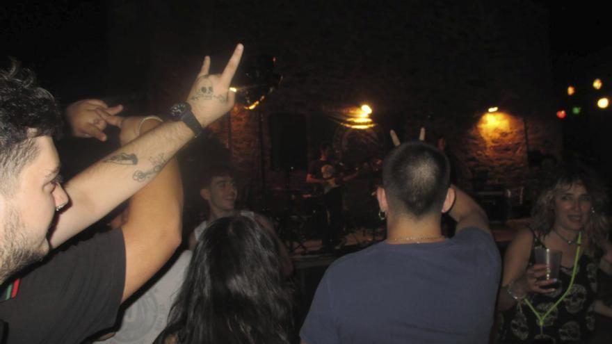 El pueblo zamorano que lleva medio siglo tocando rock cuando nadie más lo hacía