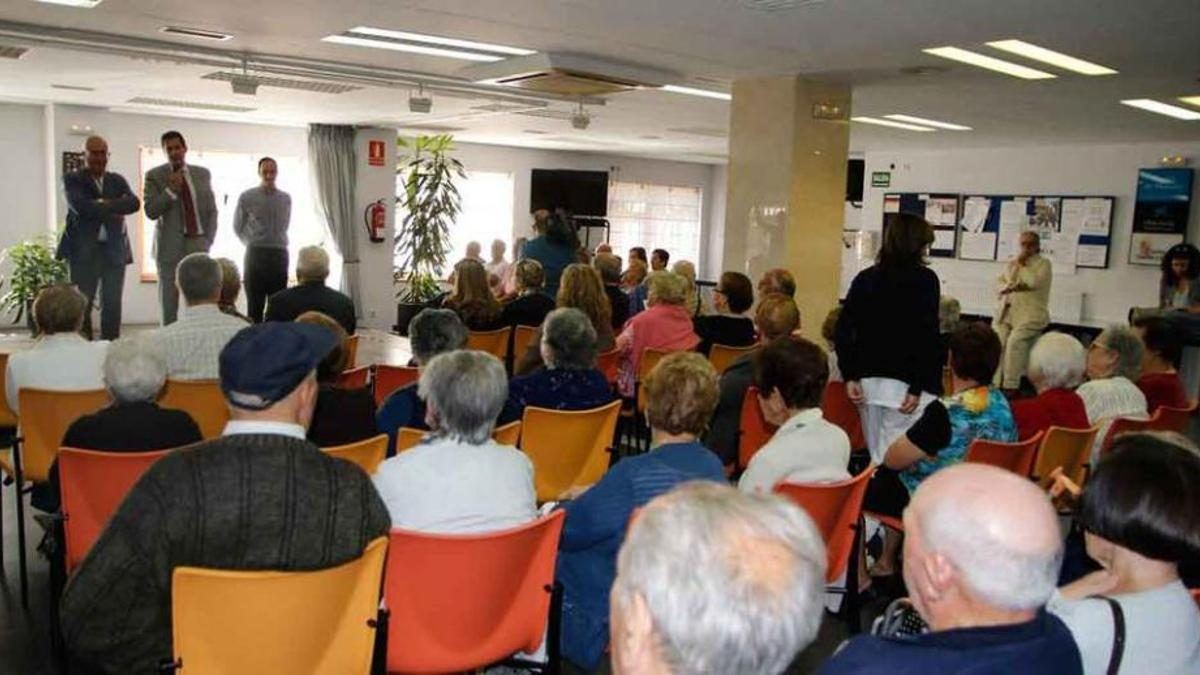 Mayores de Zamora se quedan sin fisioterapia en pleno verano por la falta de previsión de la Junta