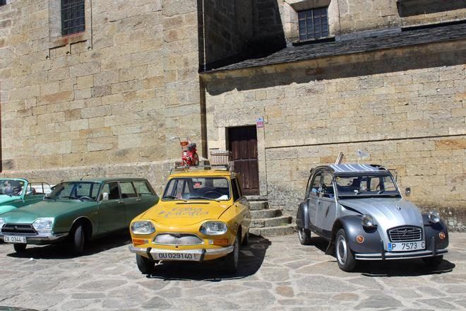 Donado reúne 21 joyas sobre ruedas en una concentración de clásicos que ya es cita obligada del verano