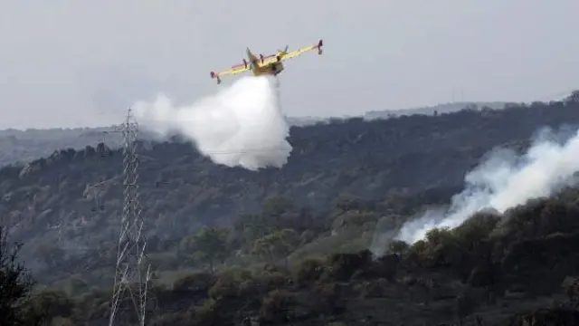 El fuego devora Sayago: más de 800 vecinos huyen de las llamas en el mayor desalojo de la comarca en décadas