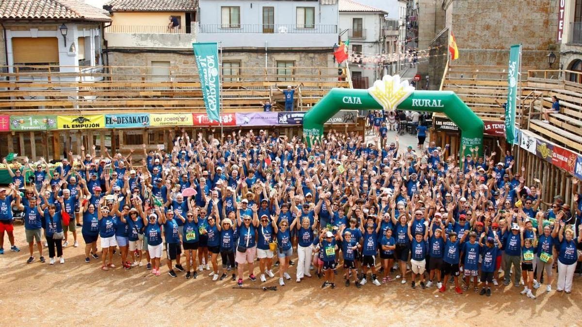 Fermoselle rompe su propio récord solidario: 822 camisetas contra el cáncer en una tarde histórica